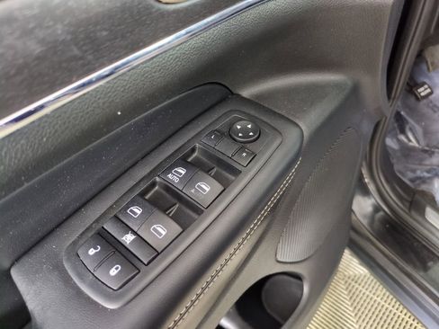 Used 2015 Jeep Grand Cherokee Limited w/ Luxury Group II image 11