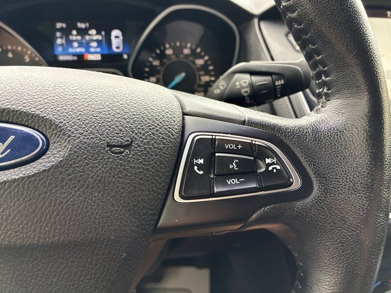 Used 2017 Ford Focus Titanium FWD image 17