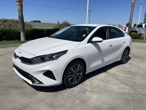 Used 2024 Kia Forte LXS FWD image 4
