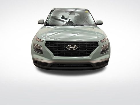 Certified 2026 Hyundai Venue SE FWD image 2