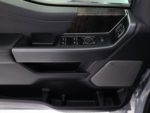 Used 2025 Ford F450 Lariat w/ Lariat Ultimate Package image 16