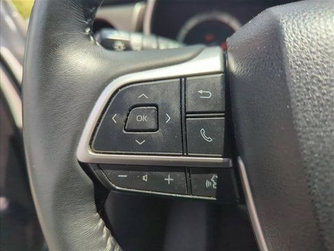 Used 2022 Toyota Highlander XLE AWD/4WD image 13