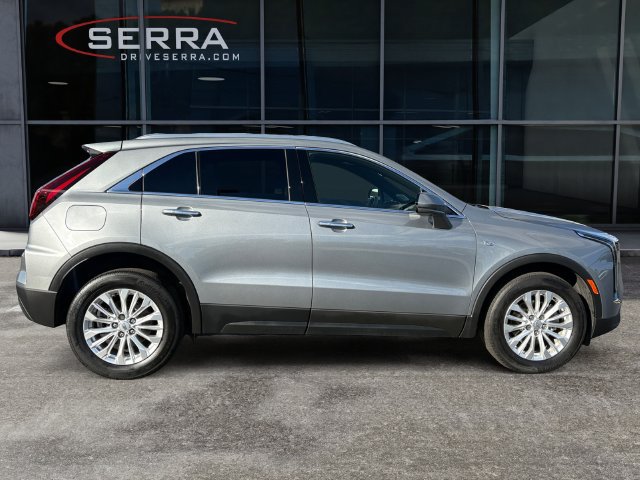 Used 2024 Cadillac XT4 Luxury w/ Cold Weather Package AWD/4WD image 6
