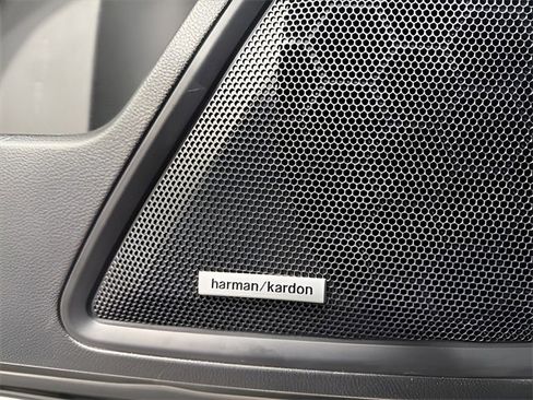 Used 2025 Subaru Outback Onyx Edition XT w/ Tech Package 2 image 10