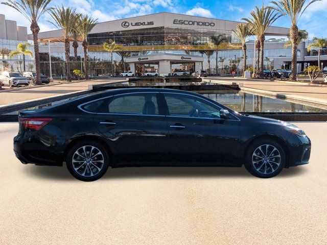 Used 2018 Toyota Avalon XLE Premium w/ All Weather Liner Package FWD image 4