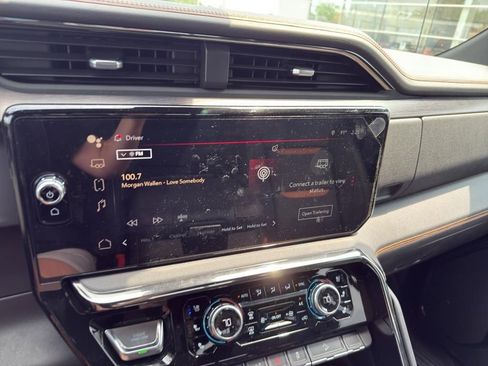 Used 2023 GMC Sierra 1500 AT4 w/ AT4 Preferred Package image 19