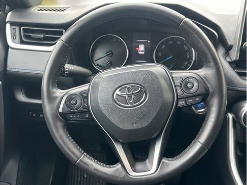 Used 2022 Toyota RAV4 SE image 15