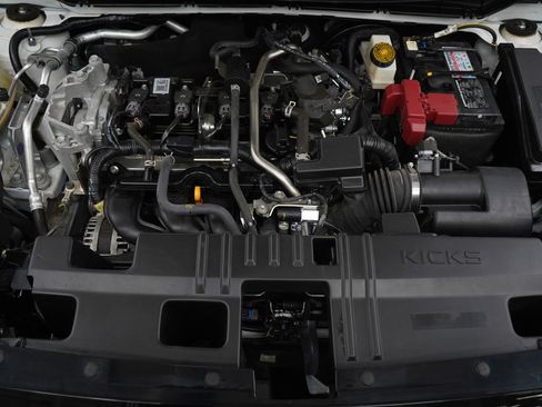 Used 2025 Nissan Kicks SR image 30