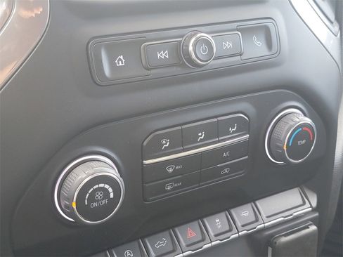 Used 2022 Chevrolet Silverado 1500 Custom image 28