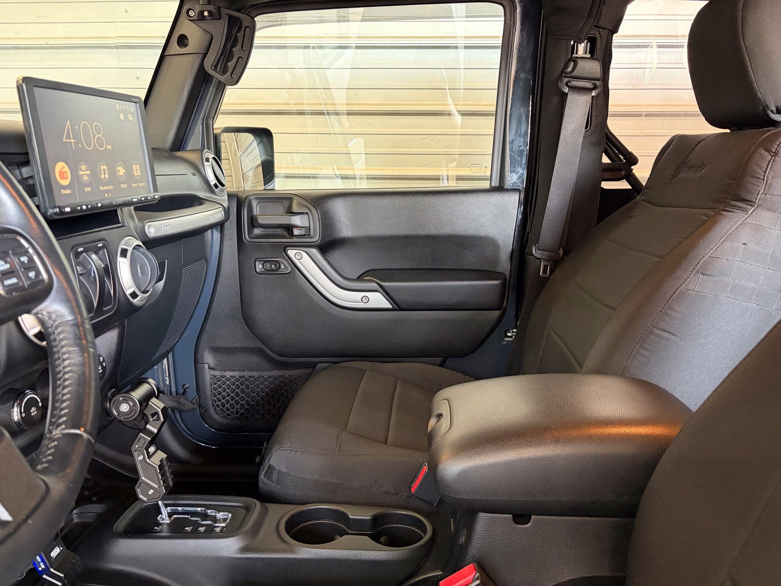 Used 2016 Jeep Wrangler Rubicon w/ Power Convenience Group AWD/4WD image 23
