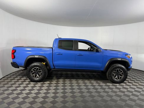 Used 2025 Chevrolet Colorado ZR2 w/ Technology Package AWD/4WD image 7