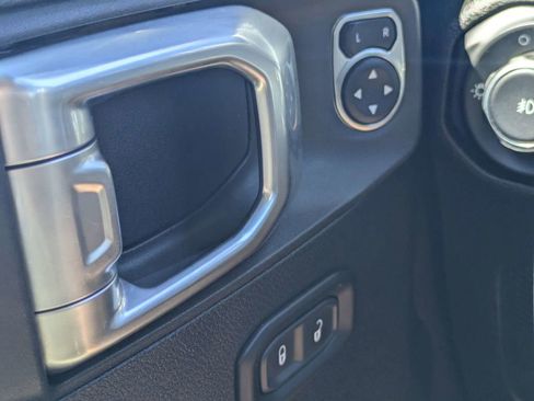 Used 2022 Jeep Wrangler Unlimited Sport AWD/4WD image 23