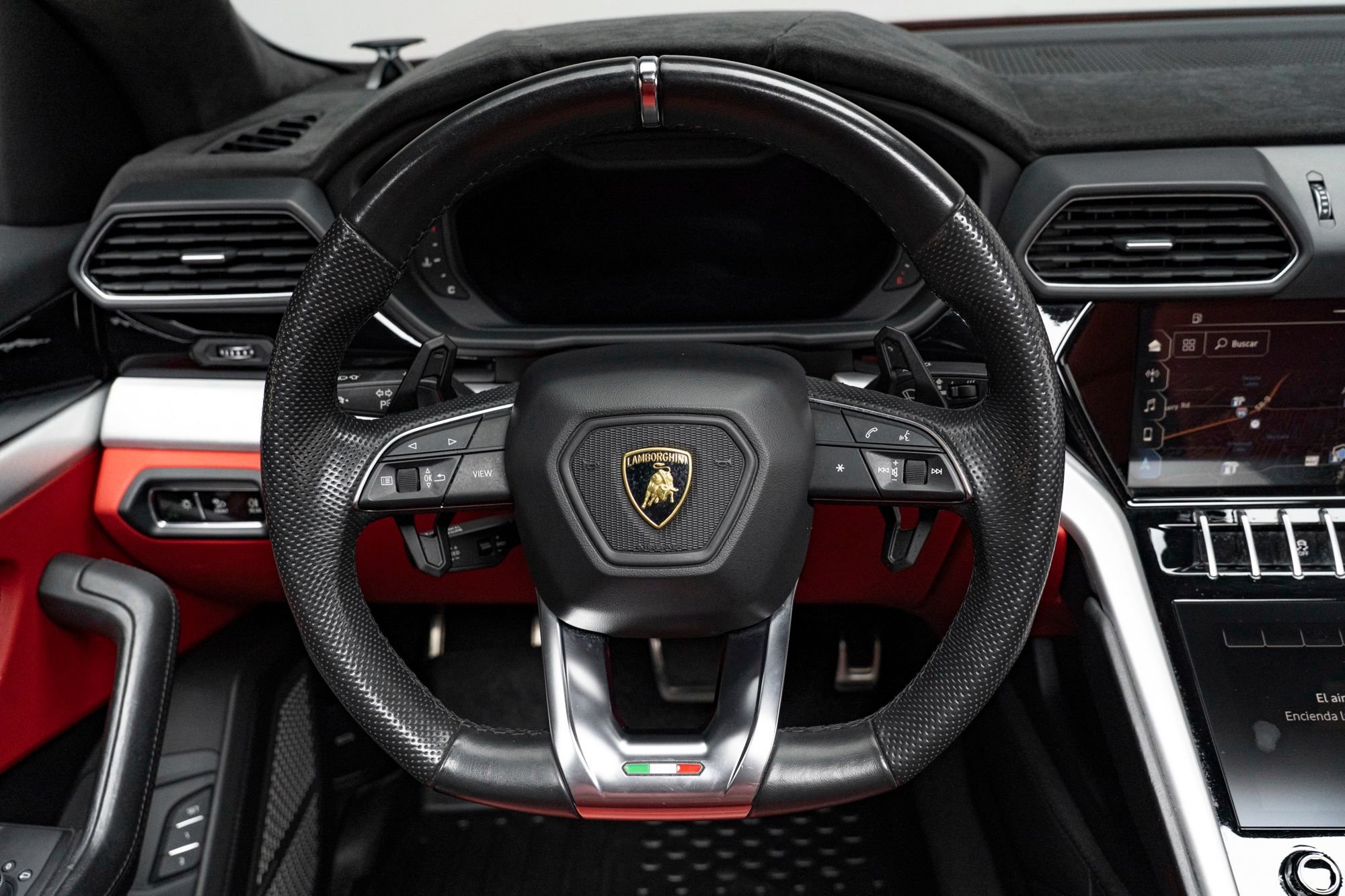 Used 2020 Lamborghini Urus AWD/4WD image 24