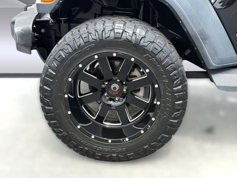 Used 2018 Jeep Wrangler Unlimited Sport S AWD/4WD image 13