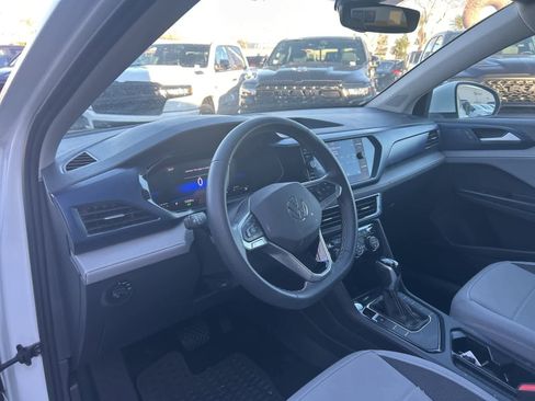 Used 2024 Volkswagen Taos SE image 22