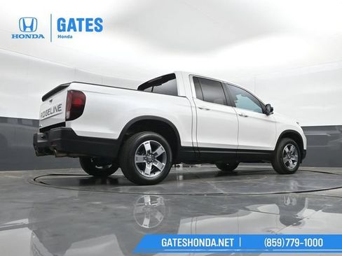Certified 2025 Honda Ridgeline RTL image 34