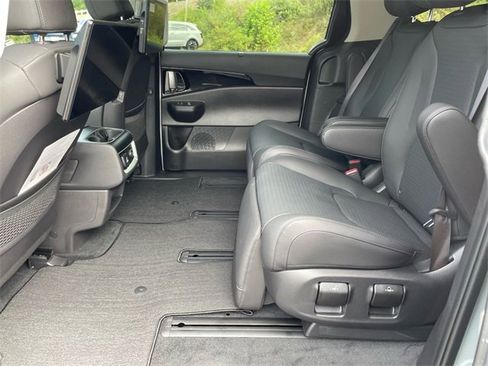 Certified 2025 Kia Carnival SX Prestige image 6