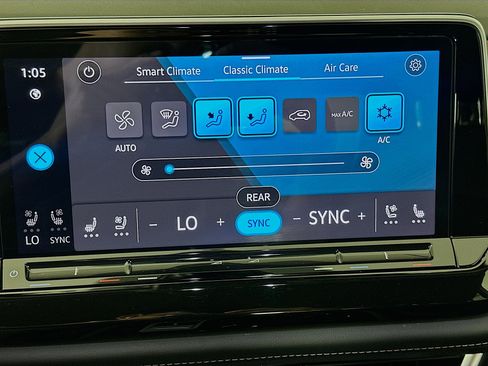 Used 2025 Volkswagen Atlas SE FWD image 23