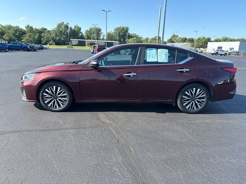Used 2025 Nissan Altima 2.5 SV FWD image 5