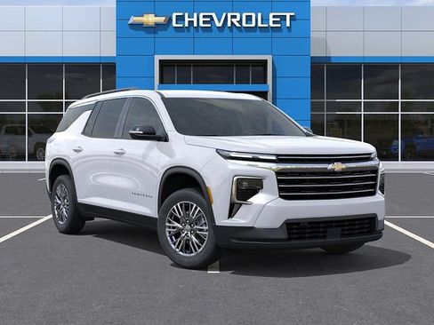 Used 2026 Chevrolet Traverse LT AWD/4WD image 7