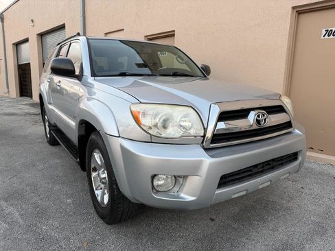 Used 2007 Toyota 4Runner SR5 RWD image 3