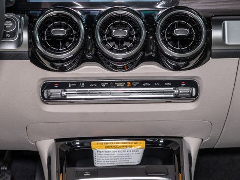 New 2026 Mercedes-Benz GLB 250 image 19