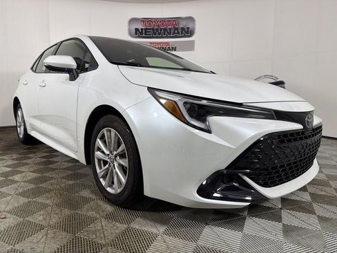 Used 2025 Toyota Corolla SE FWD image 1