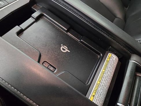 Used 2021 Toyota Highlander Limited FWD image 28