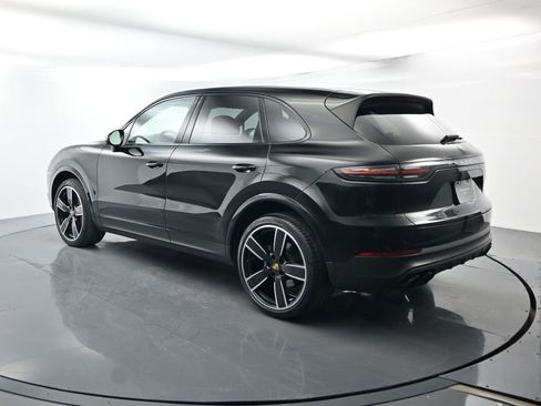Certified 2023 Porsche Cayenne image 3