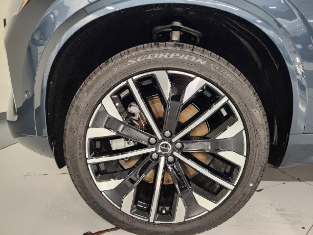 New 2026 Volvo XC90 T8 Plus w/ Protection Package Premier AWD/4WD image 8
