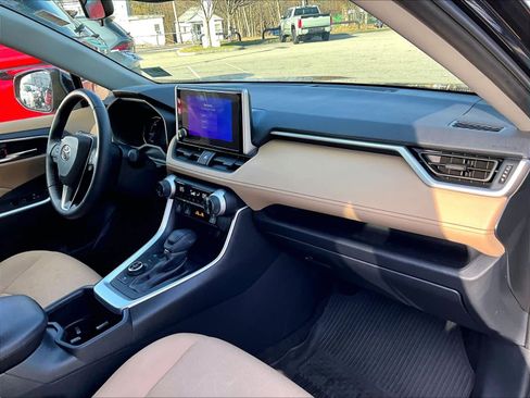 Used 2023 Toyota RAV4 XLE image 14