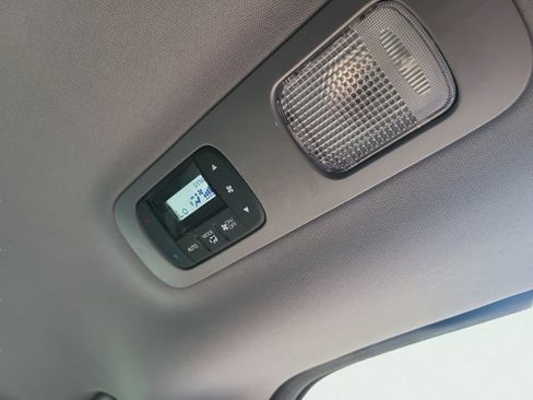 Used 2022 Honda Odyssey Elite image 21