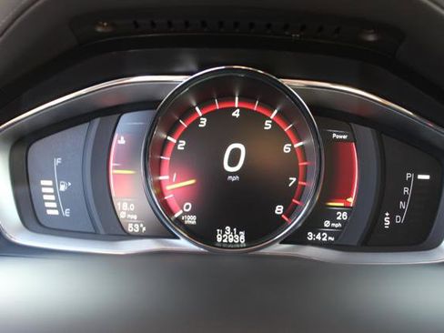 Used 2016 Volvo XC70 T5 Premier w/ Proximity Package image 19