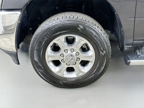 Used 2023 RAM 2500 Big Horn w/ Level 1 Equipment Group image 8