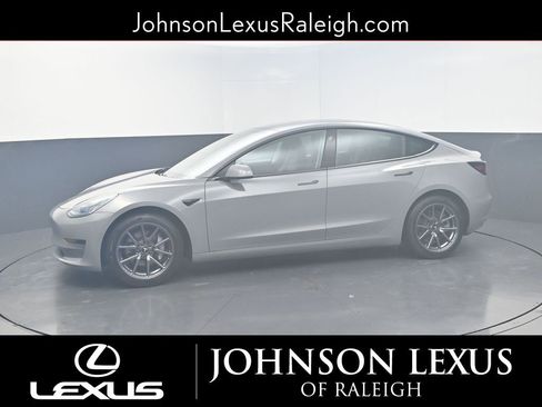 Used 2020 Tesla Model 3 Standard Range Plus image 2