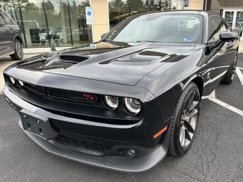 Used 2021 Dodge Challenger R/T Scat Pack image 1