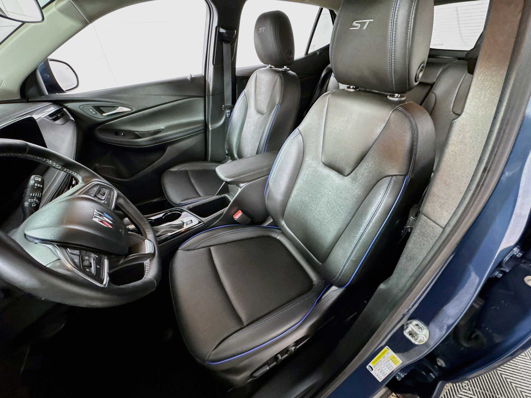Used 2025 Buick Encore GX Sport Touring w/ Experience Buick Package AWD/4WD image 15