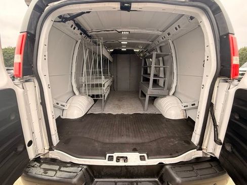 Used 2021 Chevrolet Express 2500 RWD image 20