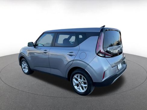 Used 2025 Kia Soul LX w/ LX Technology Package image 10