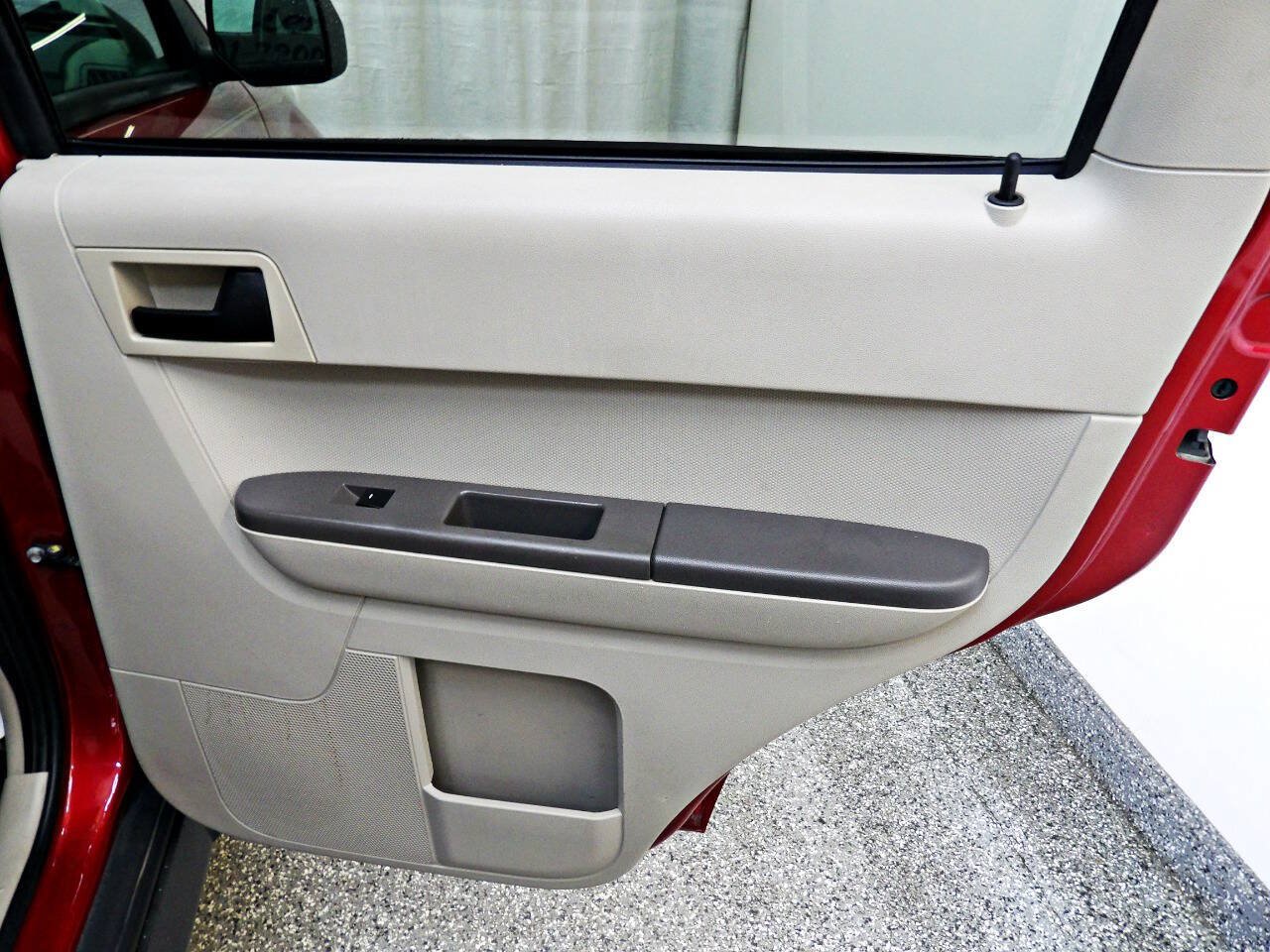 Used 2009 Ford Escape XLS FWD image 12
