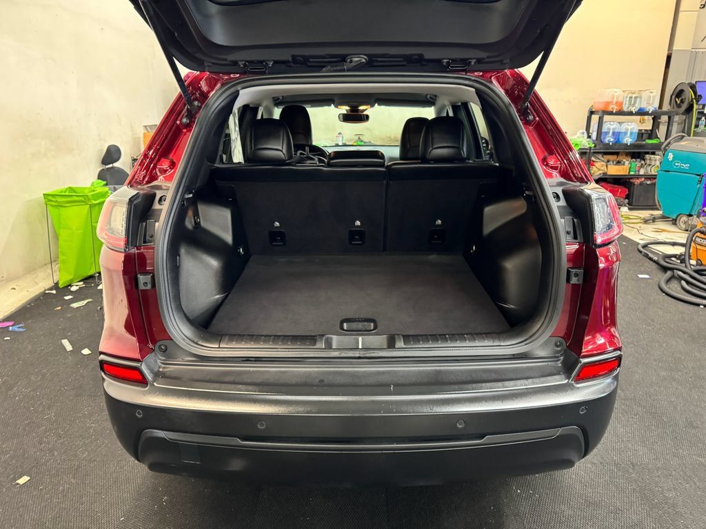 Used 2021 Jeep Cherokee Latitude Plus FWD image 6