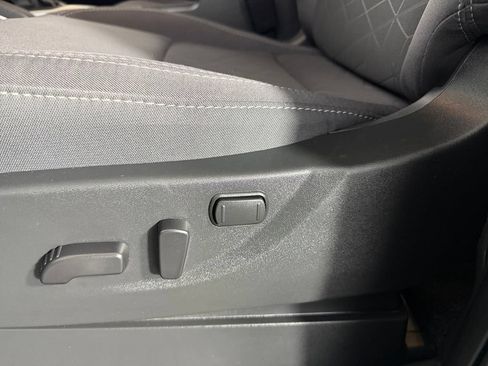 Used 2025 Nissan Frontier SV RWD image 21