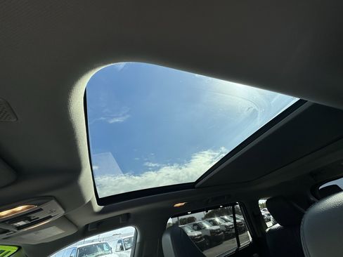 Used 2021 Toyota Highlander Platinum image 31