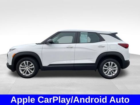 Used 2023 Chevrolet TrailBlazer LS FWD image 2