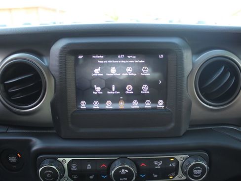 Used 2021 Jeep Wrangler Sport S image 23