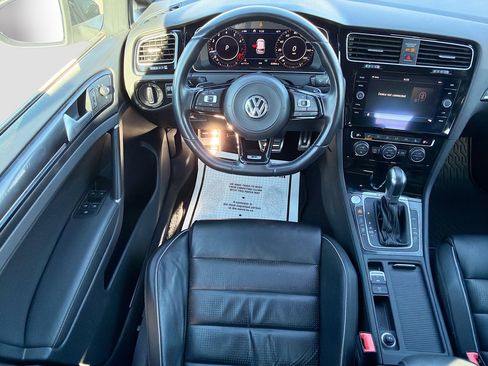 Used 2018 Volkswagen Golf R 4-Door image 16