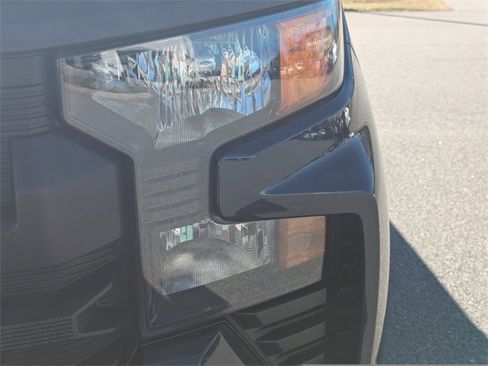 Used 2022 Chevrolet Silverado 1500 Custom image 11