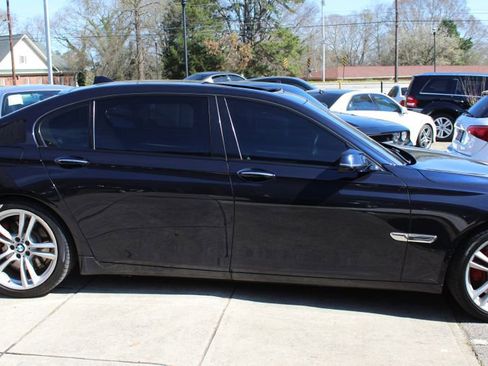 Used 2014 BMW 750Li xDrive image 7