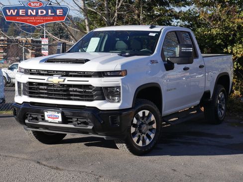 Used 2024 Chevrolet Silverado 2500 Custom w/ Custom Value Package image 1