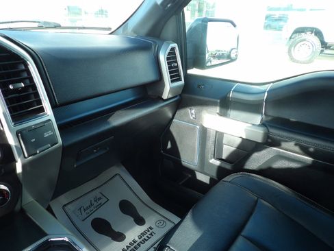 Used 2018 Ford F150 Lariat w/ Equipment Group 502A Luxury AWD/4WD image 17